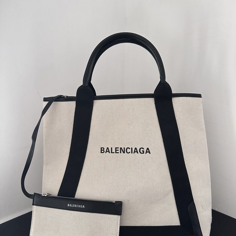 Ba*len*cia*ga shopping bags